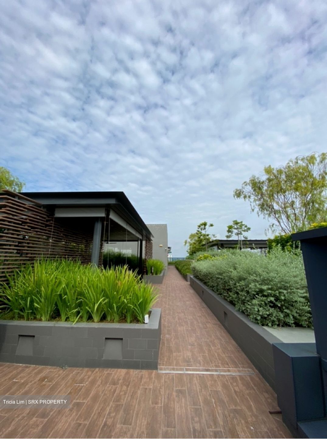 Woods Square (D25), Office #495925971